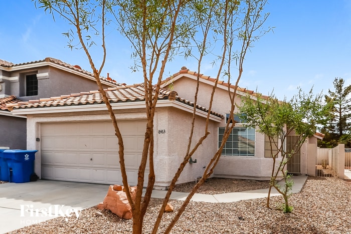 Foto principal - 8463 Drop Camp St