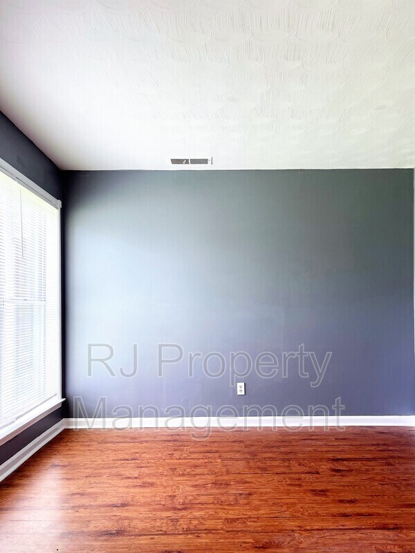 Foto del edificio - 3349 Foxwood Dr