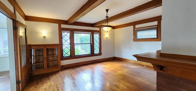 Building Photo - Coronado: Charming 1bd/1.25ba Village Apartment - Front Lower Unit