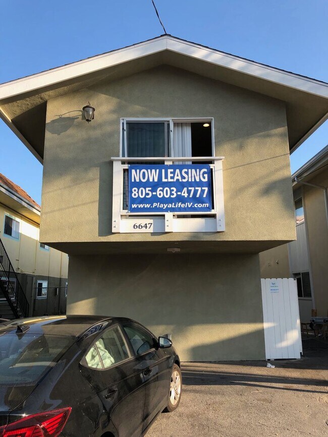 Building Photo - 6647 Del Playa Dr