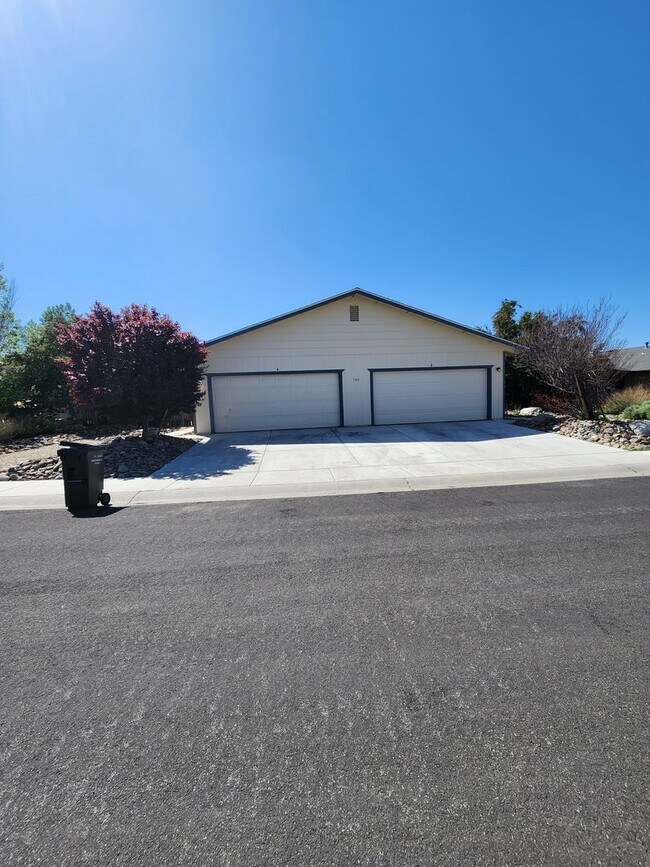 Building Photo - 765 Wagon Dr