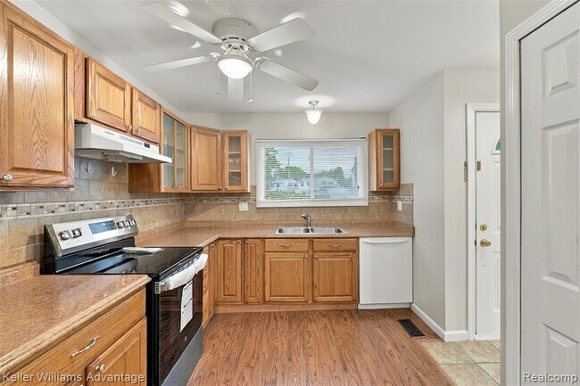 Foto del edificio - 39694 Birchwood Dr