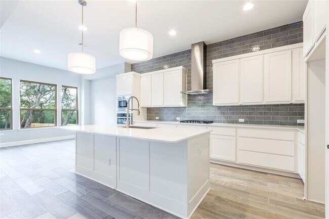 Building Photo - 6913 Agrigento Dr