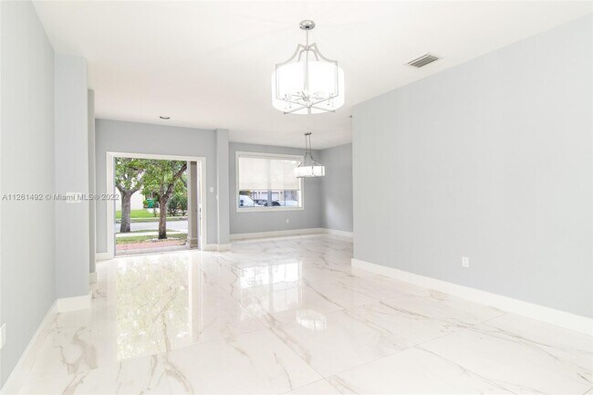 Foto del edificio - 16940 SW 36th Ct