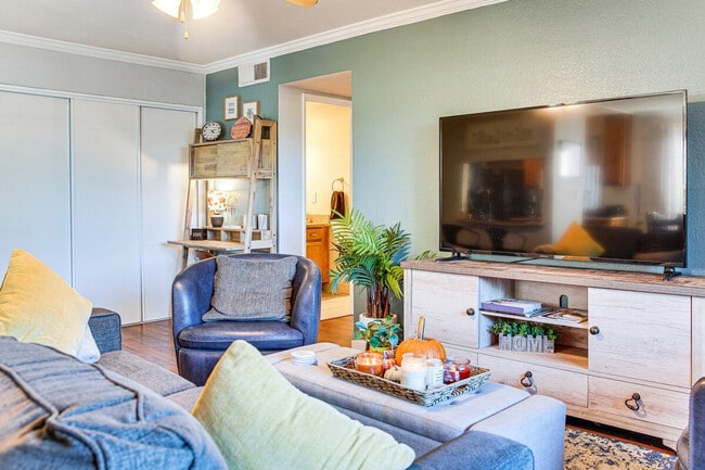 Building Photo - 3600 Hayden Rd