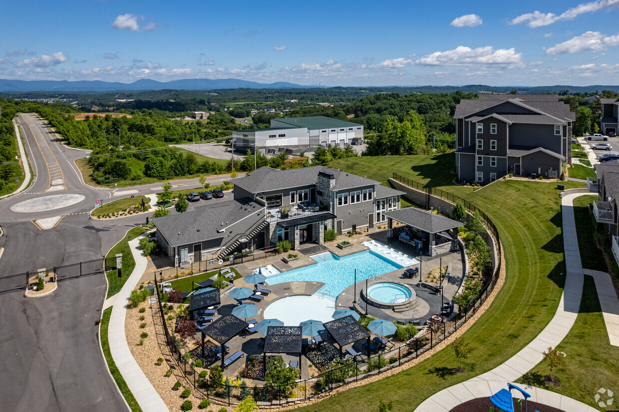 Foto principal - Icon Apartment Homes at Hardin Valley