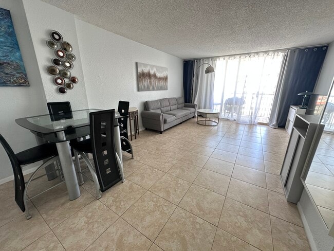 Building Photo - 3161 S Ocean Dr