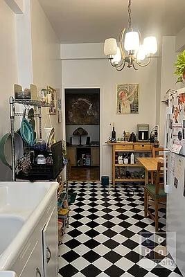 Building Photo - 500 Grand St