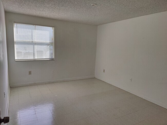 Building Photo - 9766 NW 47th Ter