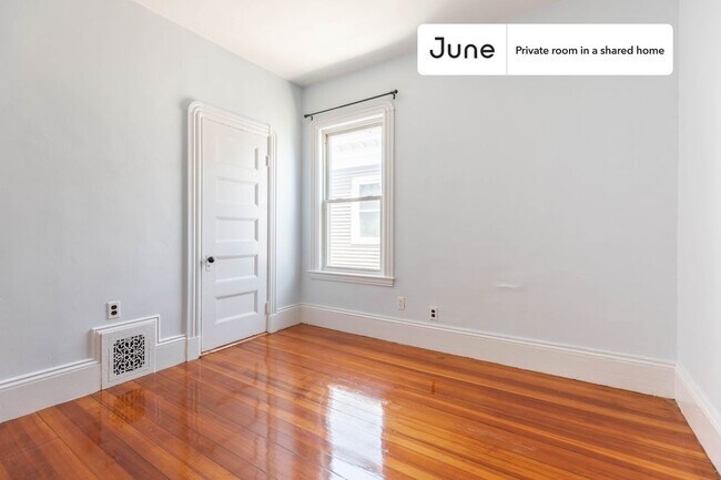 Building Photo - Private bedroom in 5 bed/1 bath Home