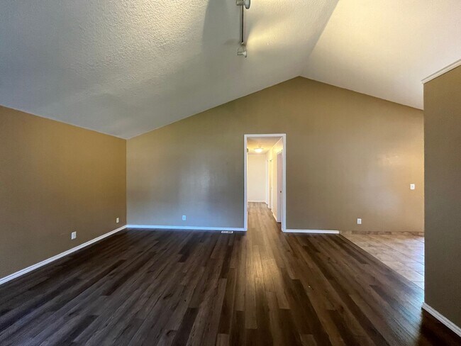 Building Photo - 3Bd/2Ba home in Park Place, Oregon City ~ ...
