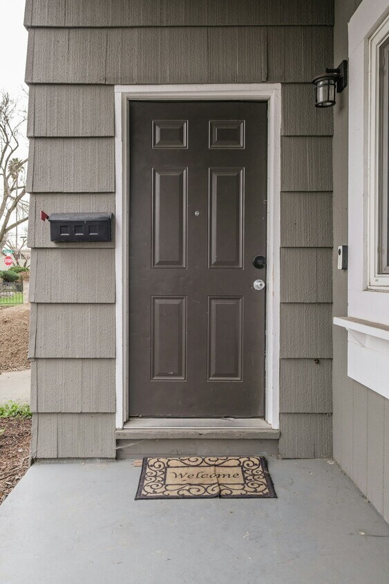 Photo - 1905 Waterford Rd, Unit Furnished 4bd 2bth