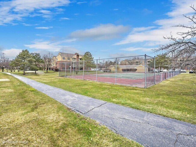 Foto del edificio - 2 bedroom in BLOOMINGDALE IL 60108