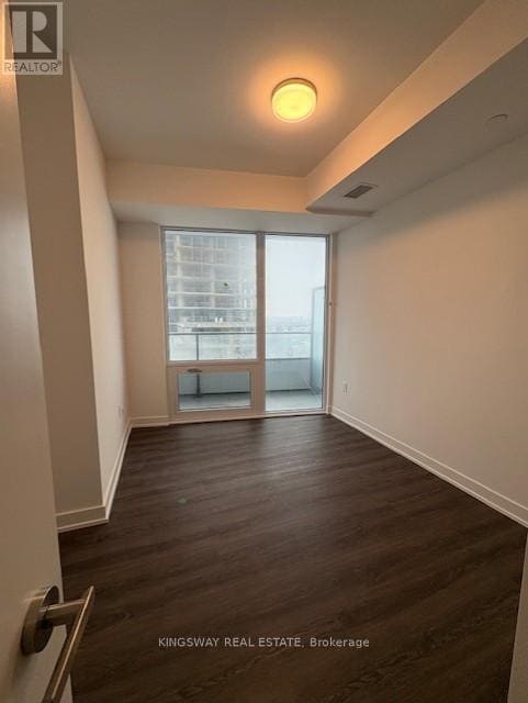 Photo du bâtiment - 448 Burnhamthorpe Rd W