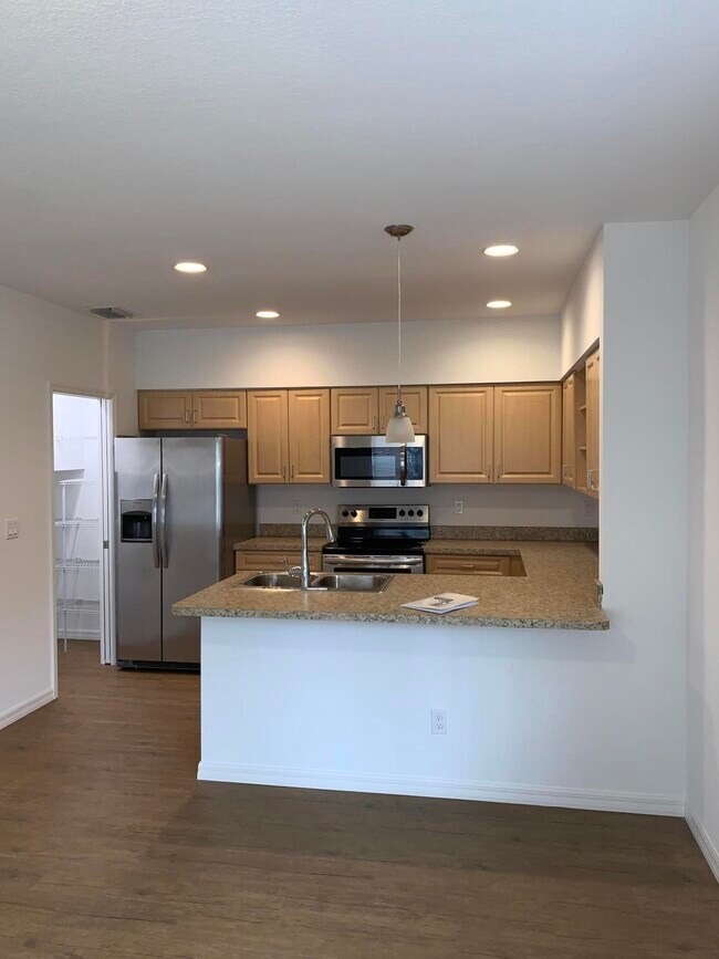 Building Photo - 263 Dixieland Dr
