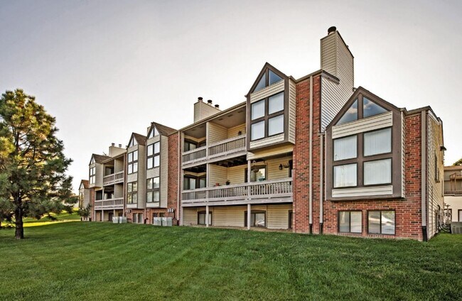 Foto del edificio - Large one bedroom with amazing vaulted cei...