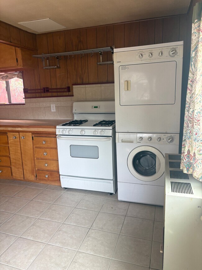 Foto del edificio - 26302 Lake Forest Dr