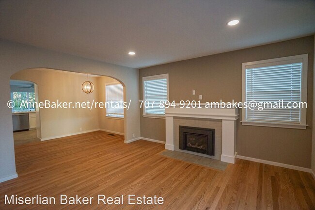 Building Photo - 3 br, 2 bath House - 120 Clovercrest Dr