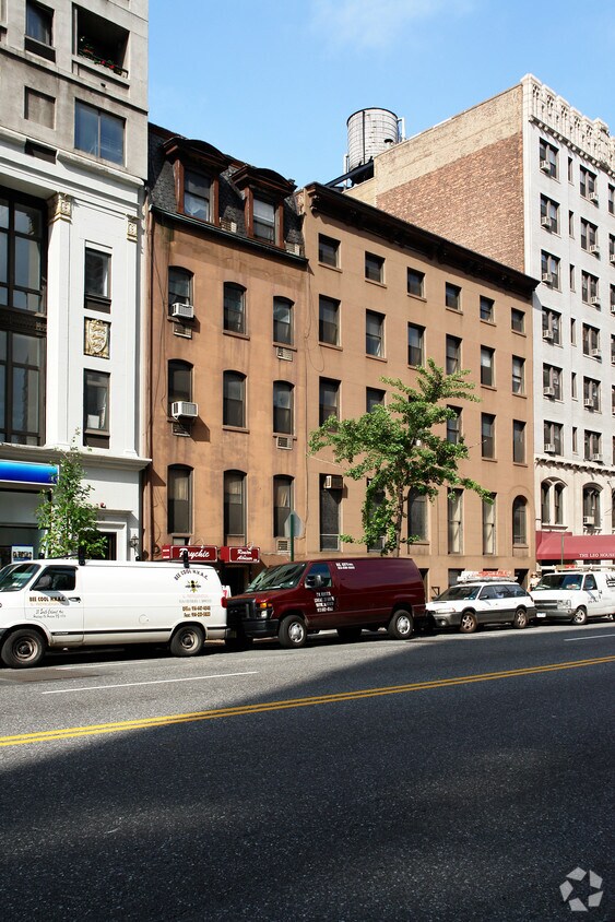 Primary Photo - 326 W 23rd St