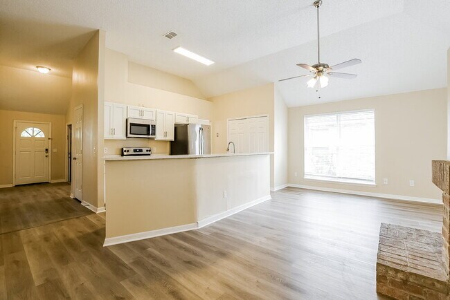 Foto del edificio - 1053 Brielle Ave