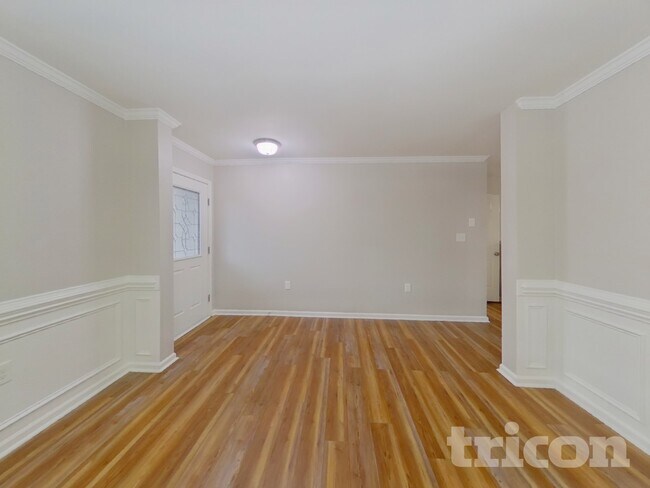 Foto del edificio - 2918 Tall Oaks Dr