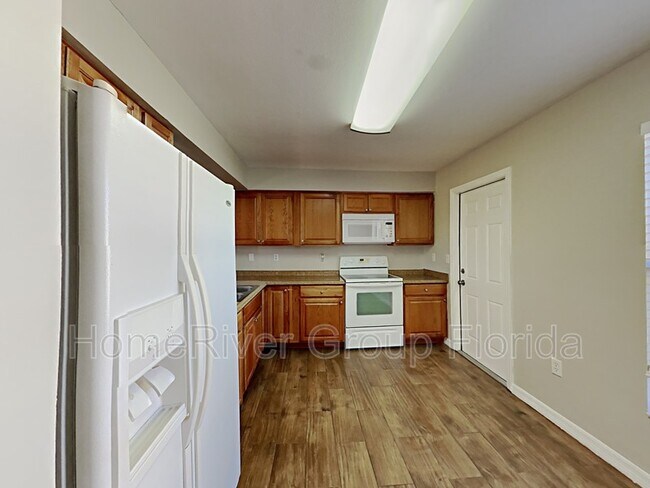 Building Photo - 714 Tahiti Dr
