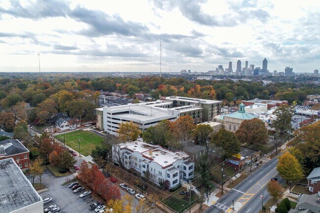 Foto del edificio - 1115 Ponce De Leon Ave NE