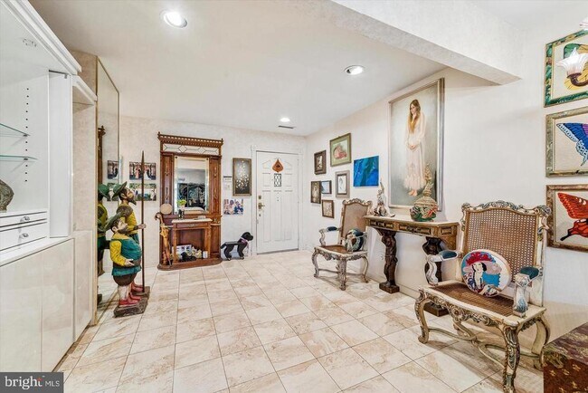 Building Photo - 301 Browning Ln