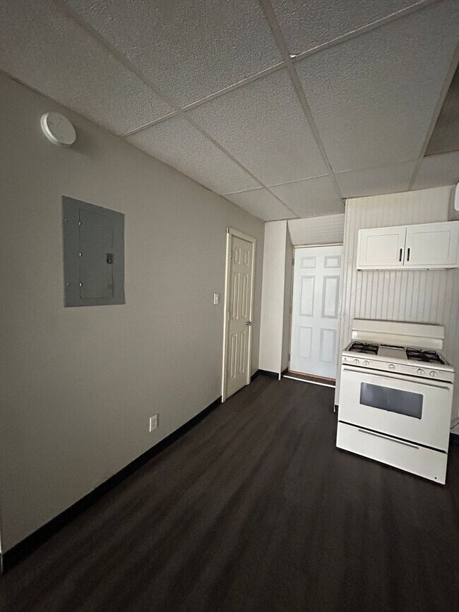 Foto del edificio - 105 W Emeline St