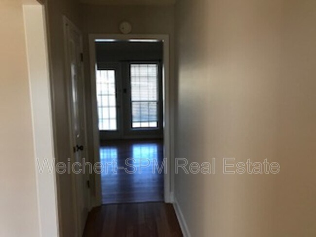 Foto del edificio - 3219 Elmore Park Rd