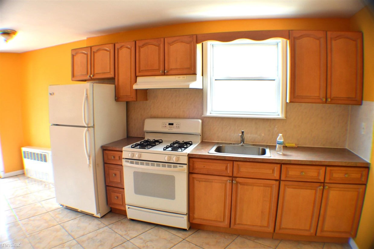 Primary Photo - 535 E 80th St