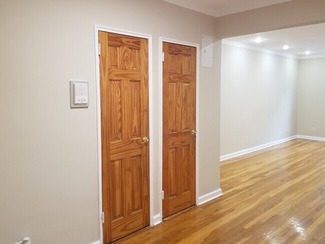 Foto del edificio - 10221 63rd Rd
