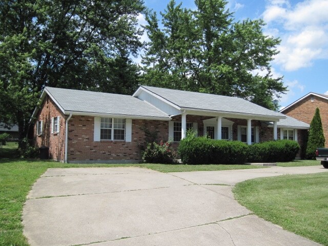 Building Photo - 7624-7634 Rosewood Dr