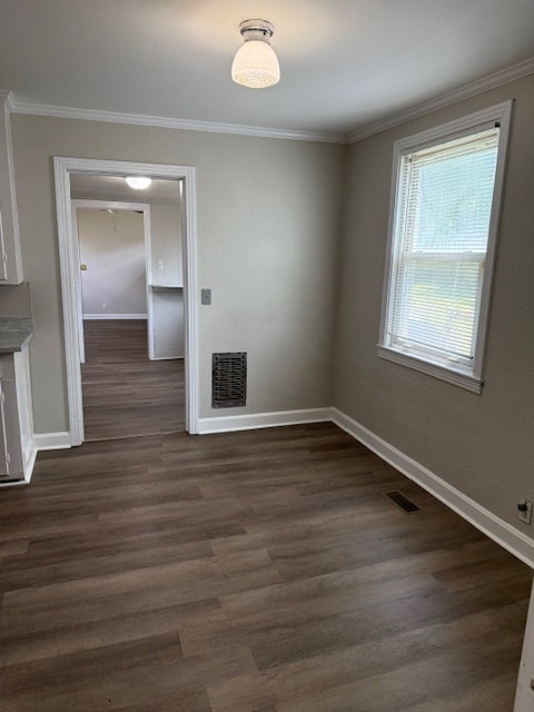 Building Photo - 3BR/1BA with all utilities included and 1-...
