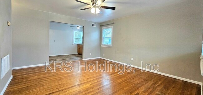 Foto del edificio - 1355 Baychester Ave