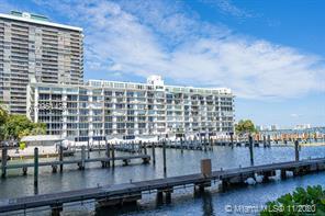 Foto del edificio - 770 NE 69th St