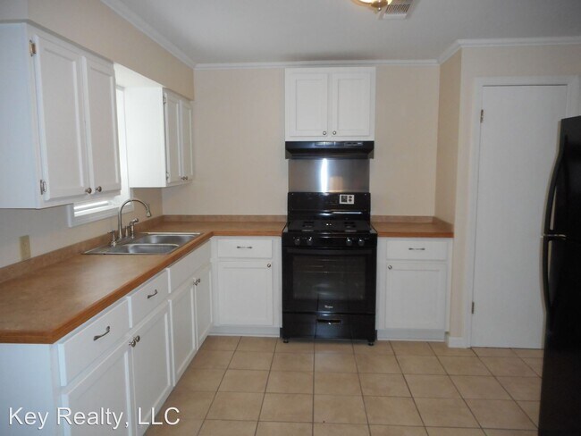 Building Photo - 2 br, 1 bath House - 108 Russell Ct.