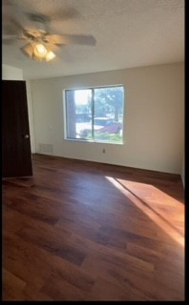 Foto del edificio - NAU ADJACENT!! One Bedroom Condo at University Meadows: $1,395.00