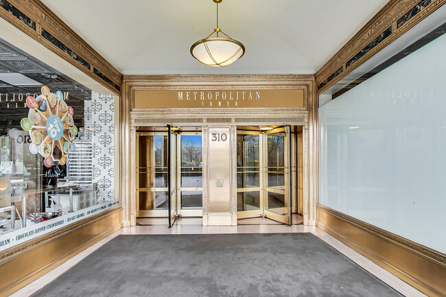 Foto del edificio - 310 S Michigan Ave