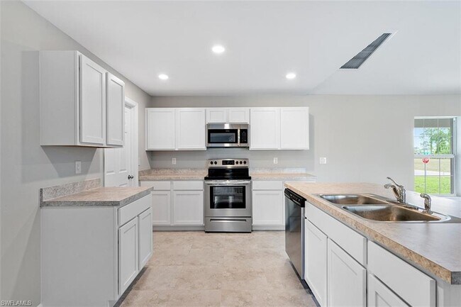 Foto del edificio - 871 Grant Blvd