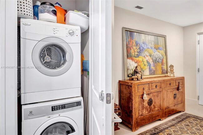 Foto del edificio - 5300 NW 87th Ave