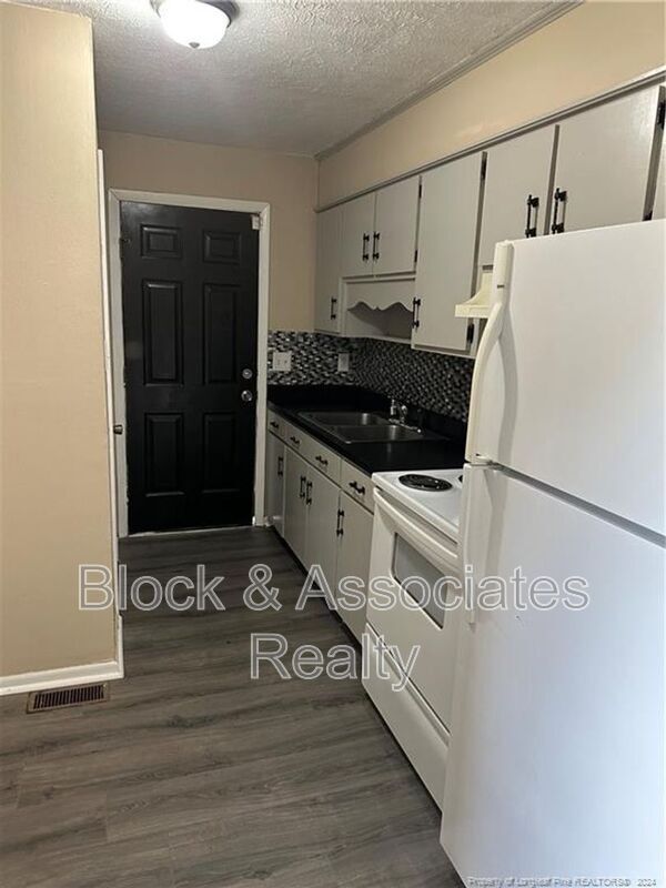 Building Photo - 4953 Fieldcrest Drive