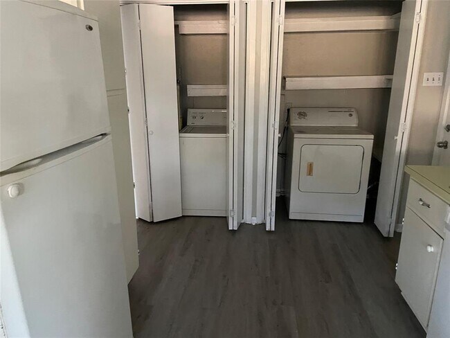 Building Photo - 1255 Josey St