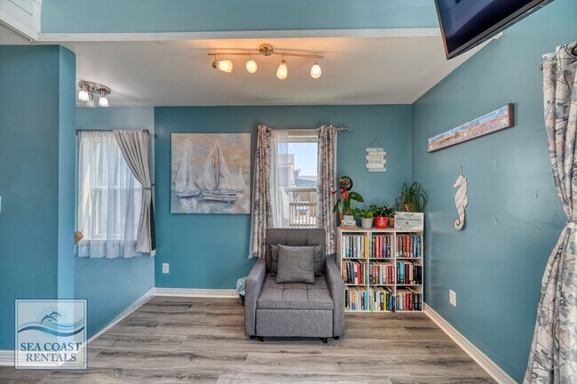 Foto del edificio - FURNISHED OFF-SEASON OCEANFRONT MONTHLY RENTAL -ONLY FEBRUARY LEFT