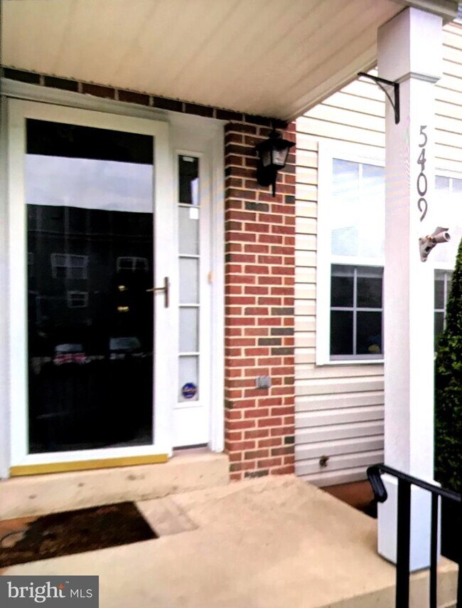Building Photo - 5409 Rinker Cir