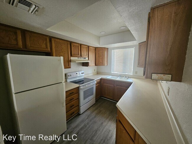 Foto del edificio - 2 br, 2.5 bath House - 3400 Sun River Rd #B-3