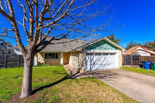 Building Photo - 8300 Belclaire Cir