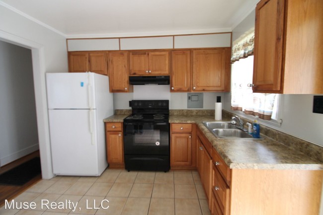 Building Photo - 3 br, 1 bath House - 2019 Celanese Road