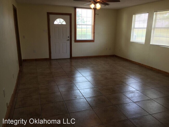 Foto del edificio - 3 br, 2 bath House - 2302 S. Frisco Rd.