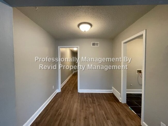 Foto del edificio - 170 Eastview Dr